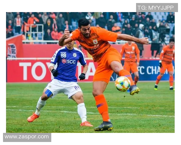 马来西亚柔佛队迎战鲁能泰山展开激烈较量争夺亚洲足球荣耀 马来西亚柔佛队迎战鲁能泰山展开激烈较量争夺亚洲足球荣耀